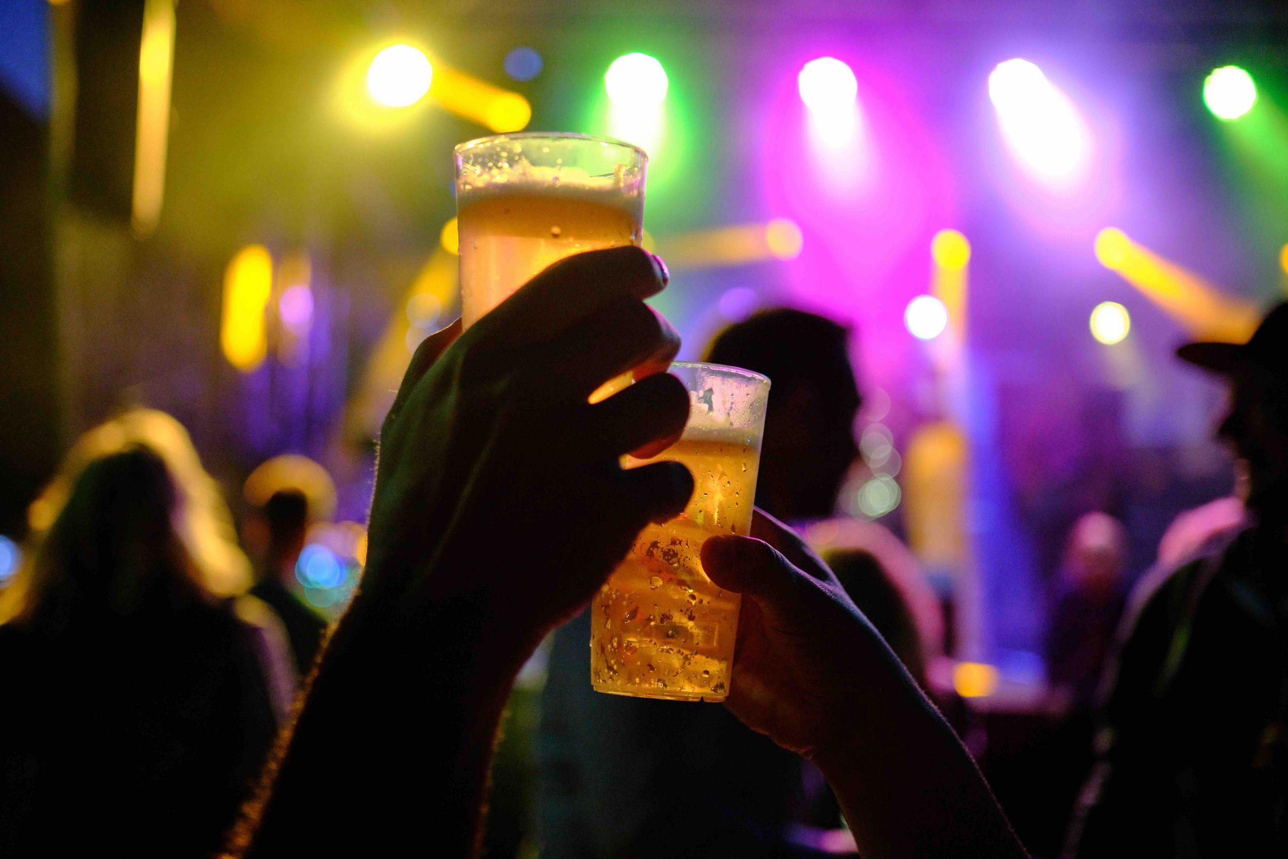 Músicas sertanejas estimulam o consumo de bebidas alcoólicas? | Análise – Método NEXO
