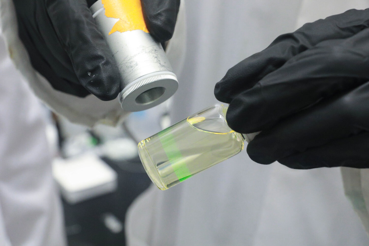 Nanopartículas transformam luz infravermelha em sinal para diferenciar moléculas
